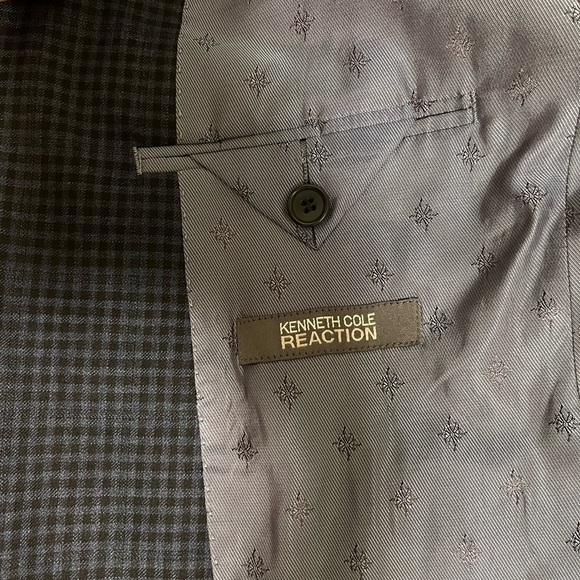 Kenneth Cole Reaction suit jacket - Picture 2 of 7